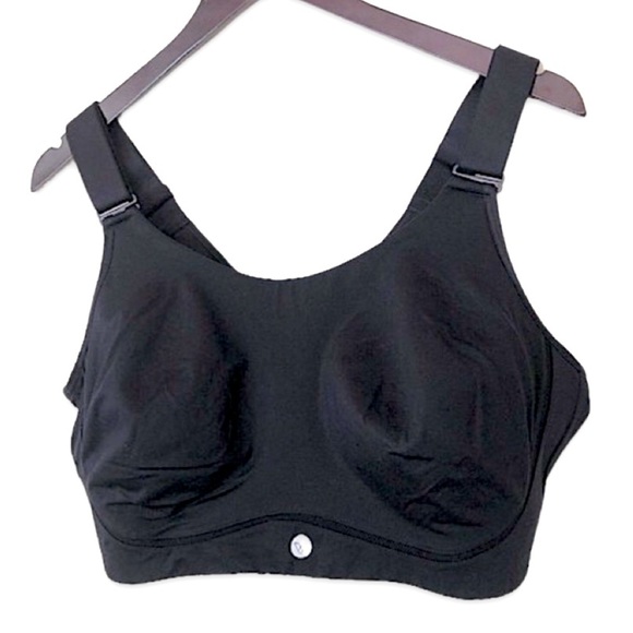 Livi Active Other - LIVI Active Plust Size Black No Wire Molded Ajustable Strap Sports Bra 44DDD